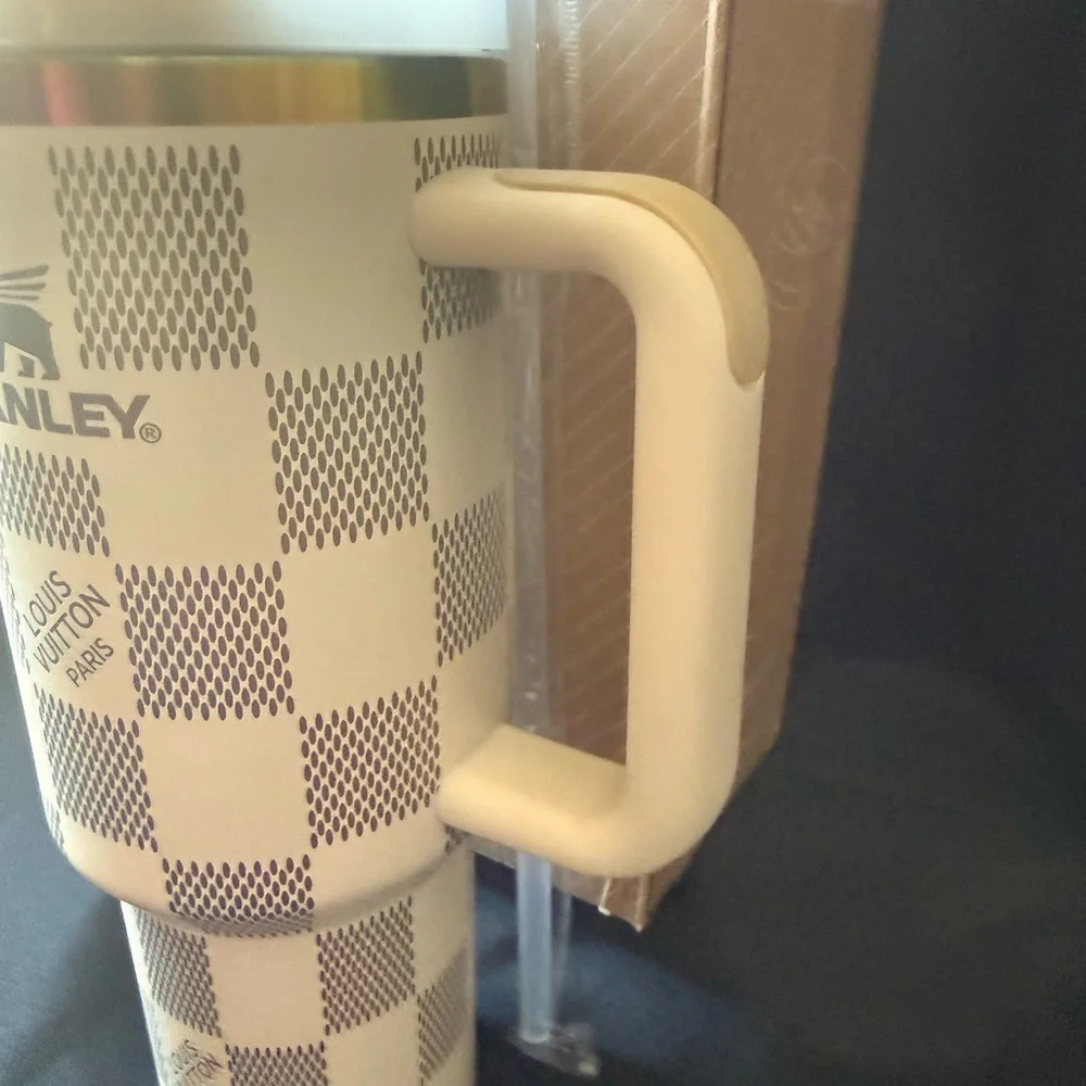 New Stanley 40oz Cream Laser LEngravedV Checkered Tumbler with Handle Straw - Picture 5 of 8
